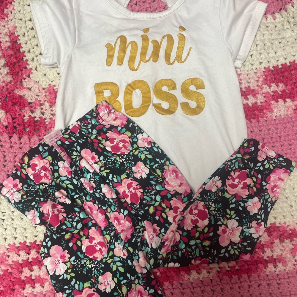 Mini Boss tee with matching floral leggings
